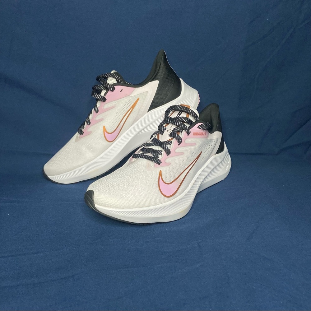 WMNS NIKE Running Shoes